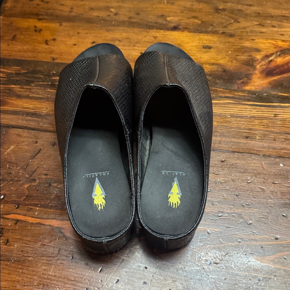 Black Textured Slide Sandals - Picture 2 of 7